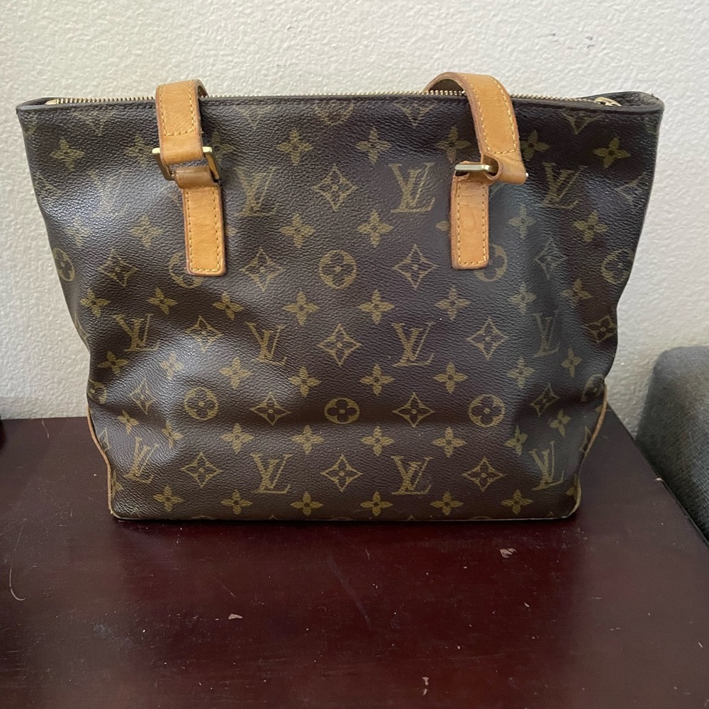 Authentic Louis Vuitton Bag 💼